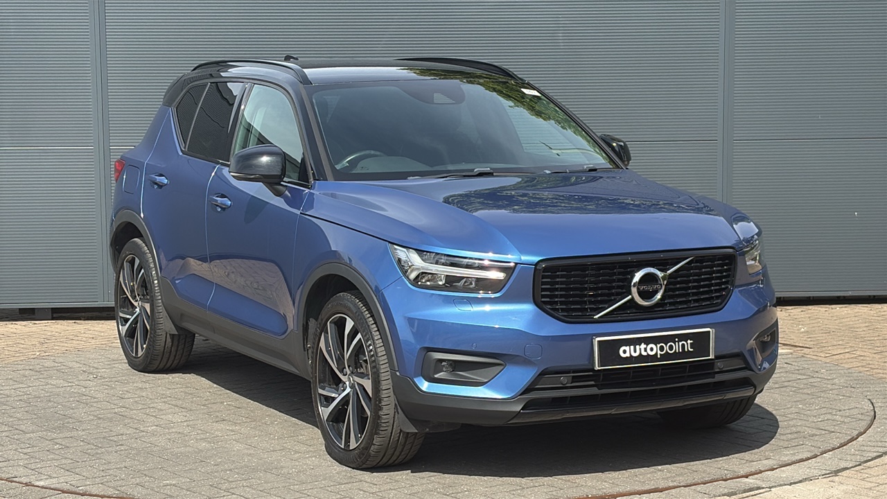 2020 VOLVO XC40